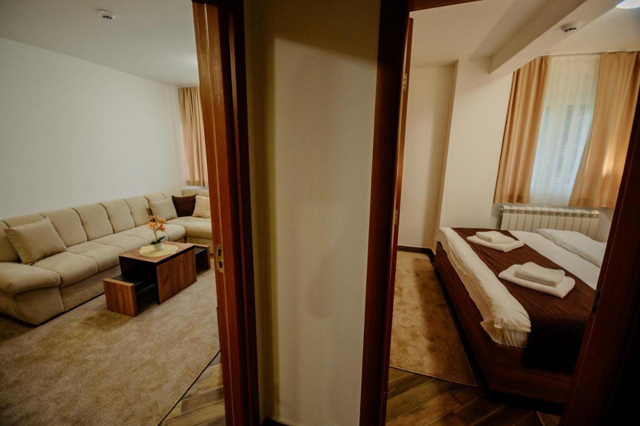 Pino Negro Zabljak Bagian luar foto