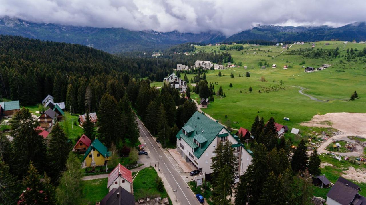 Pino Negro Zabljak Bagian luar foto