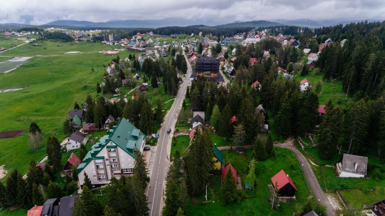 Pino Negro Zabljak Bagian luar foto